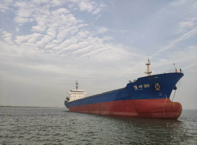 中物(wù)通(tōng)用(yòng)碼頭喜迎第一(yī)百艘船(chuán)舶靠泊